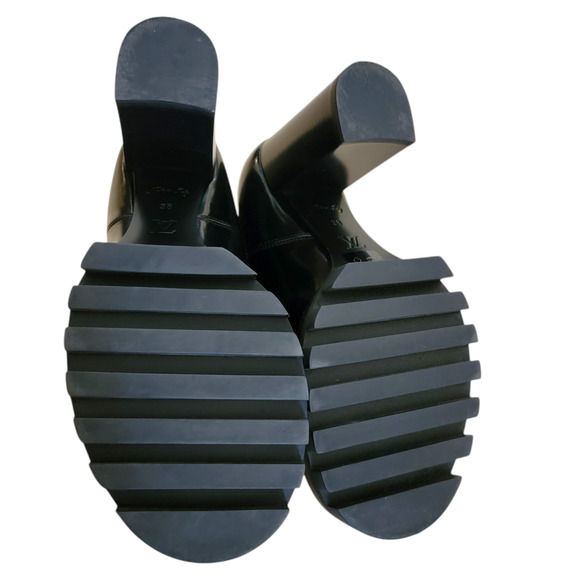 Louis Vuitton Glossy Black and Textured Brown Booties - Picture 7 of 15